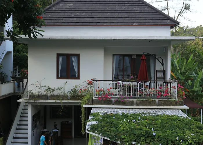 Dewi 3* Padangbai (Bali)