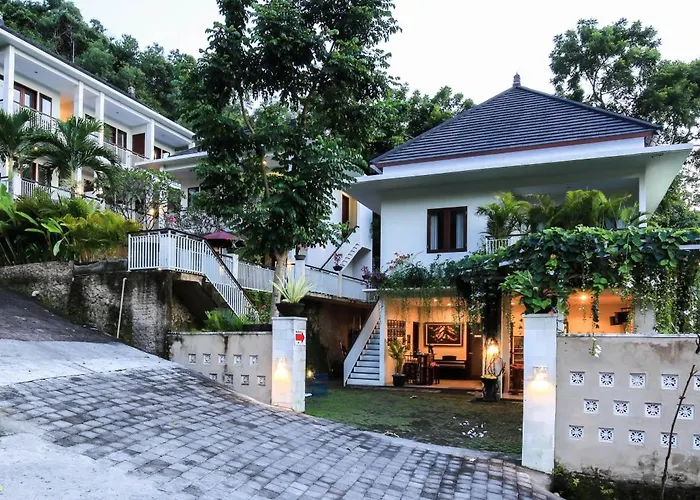 Hotel Dewi 3*