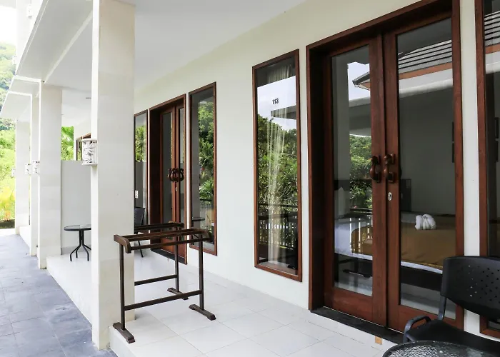 Dewi Hotel 3*